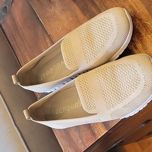ZeroGrand walking shoes